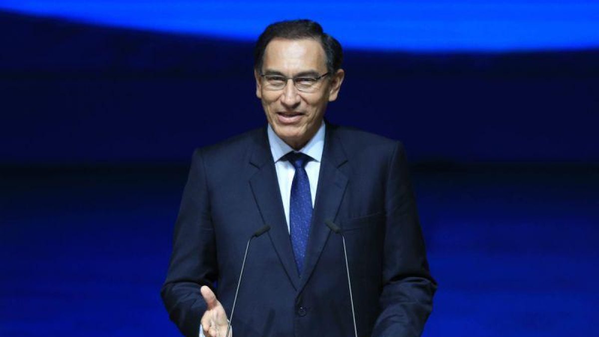 En la imagen un registro del presidente de Perú, Martín Vizcarra.-EFE