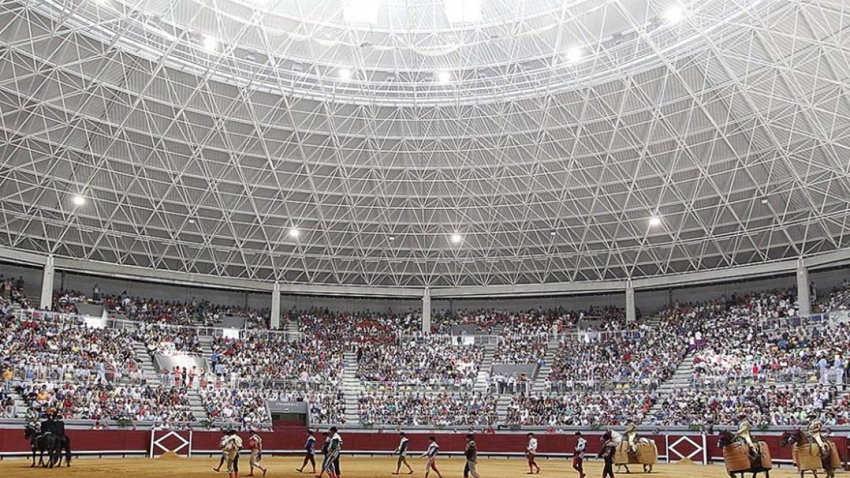 Imagen del Coliseum Burgos durante una tarde de toros.