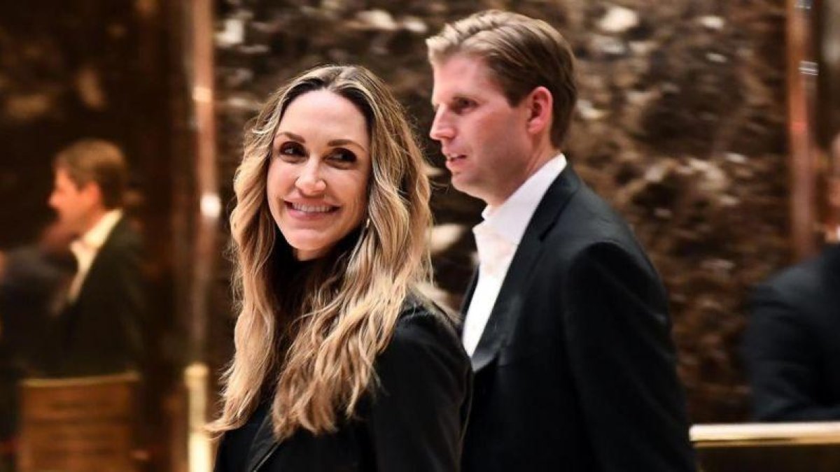 Eric Trump y si esposa Lara.-AFP / JEWEL SAMAD