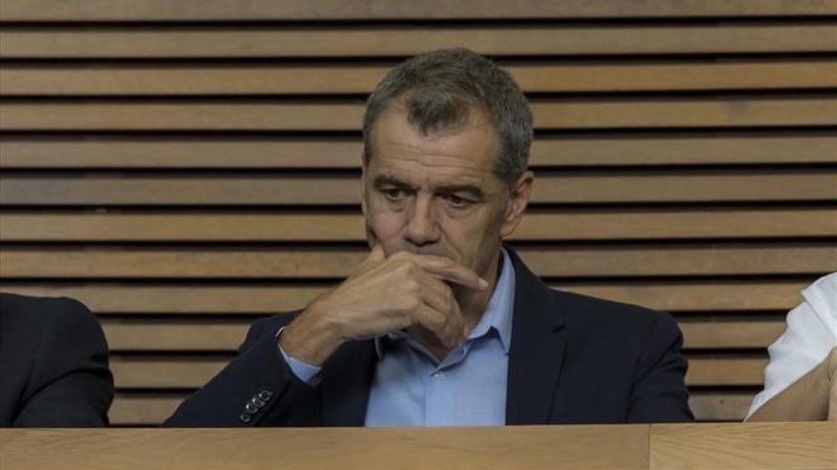 Toni Cantó, este martes, en el debate de política general las Corts valencianas.-MIGUEL LORENZO