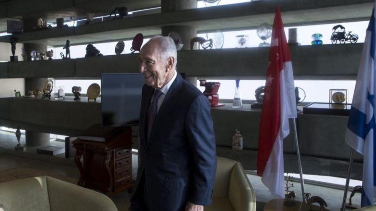Simon Peres en una foto del pasado 21 de abril.-EFE / JIM HOLLANDER