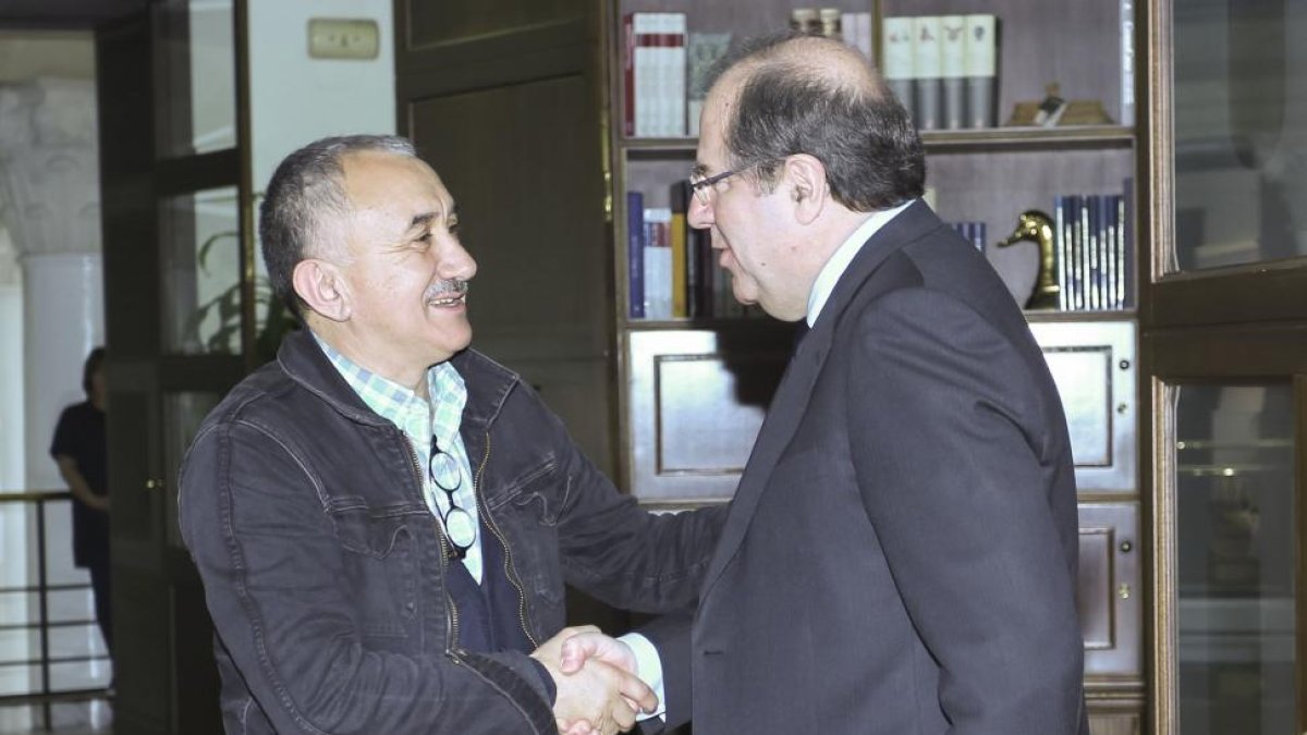 El presidente de la Junta de Castilla y León, Juan Vicente Herrera, se reúne con el secretario general de UGT, José María Álvarez.-ICAL