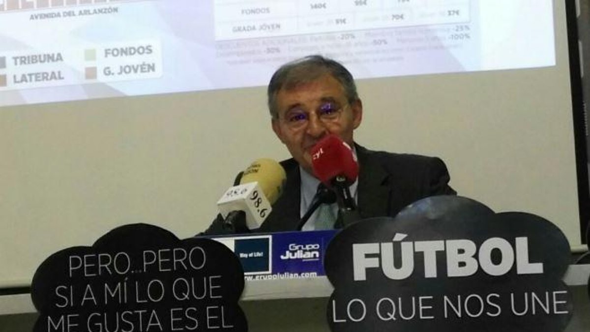 Miguel Ángel Pascual durante la comparecencia pública.-I. M. R.