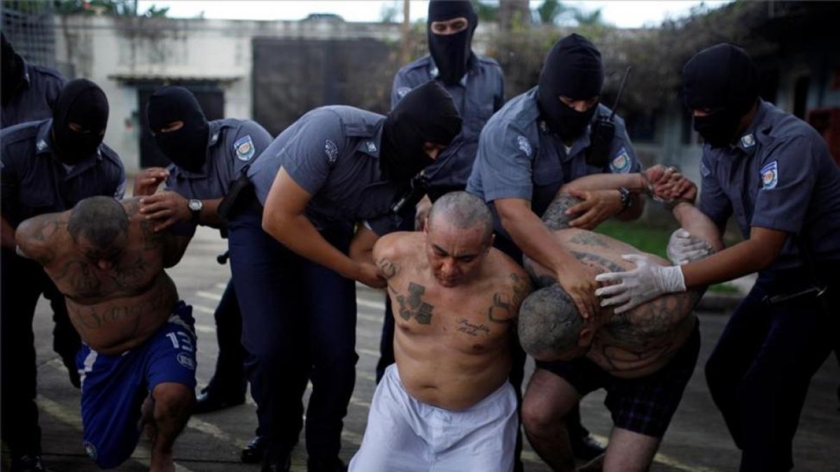 Arrestados en Guatemala varios miembros de la mara Salvatrucha.-REUTERS / JOSE CABEZAS