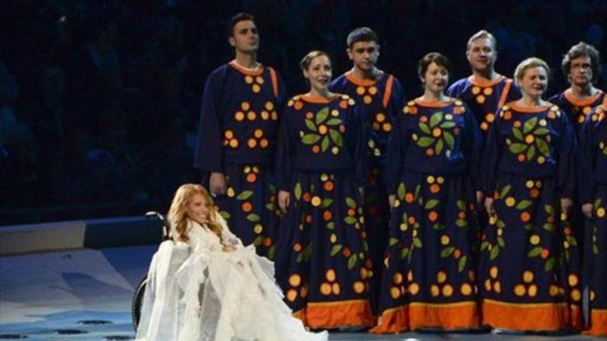 Yúlia Samóylova, durante su actuación en la ceremonia de apertura de los Juegos Paralímpicos de Sochi, en el 2014.-