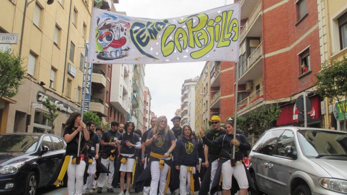 Las cuadrillas desfilaron por las calles de la ciudad.-E.M.
