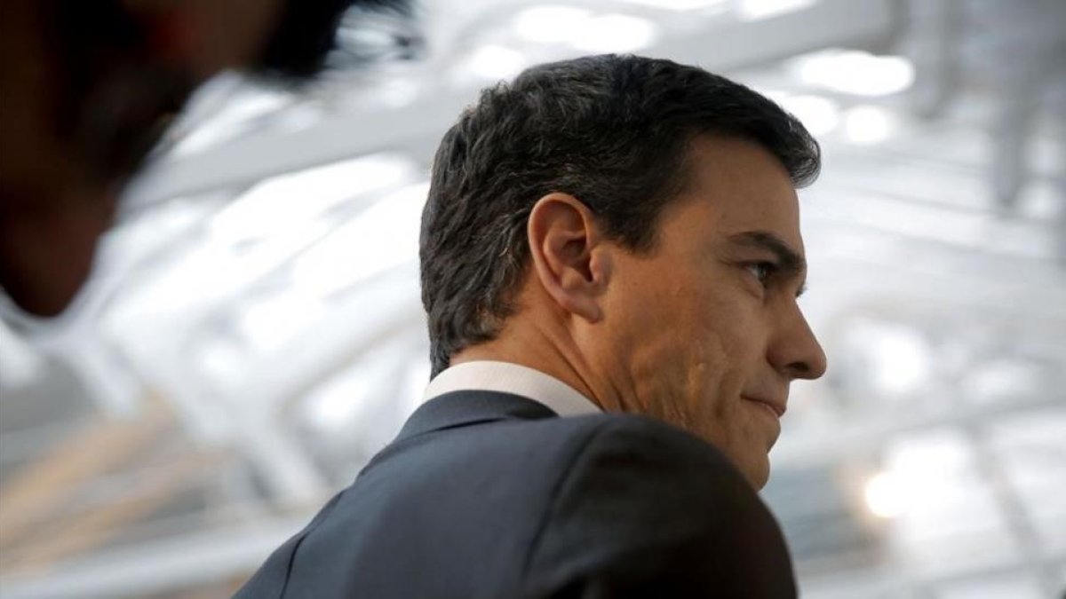 Pedro Sánchez, el pasado jueves en Getafe (Madrid).-JOSÉ LUIS ROCA