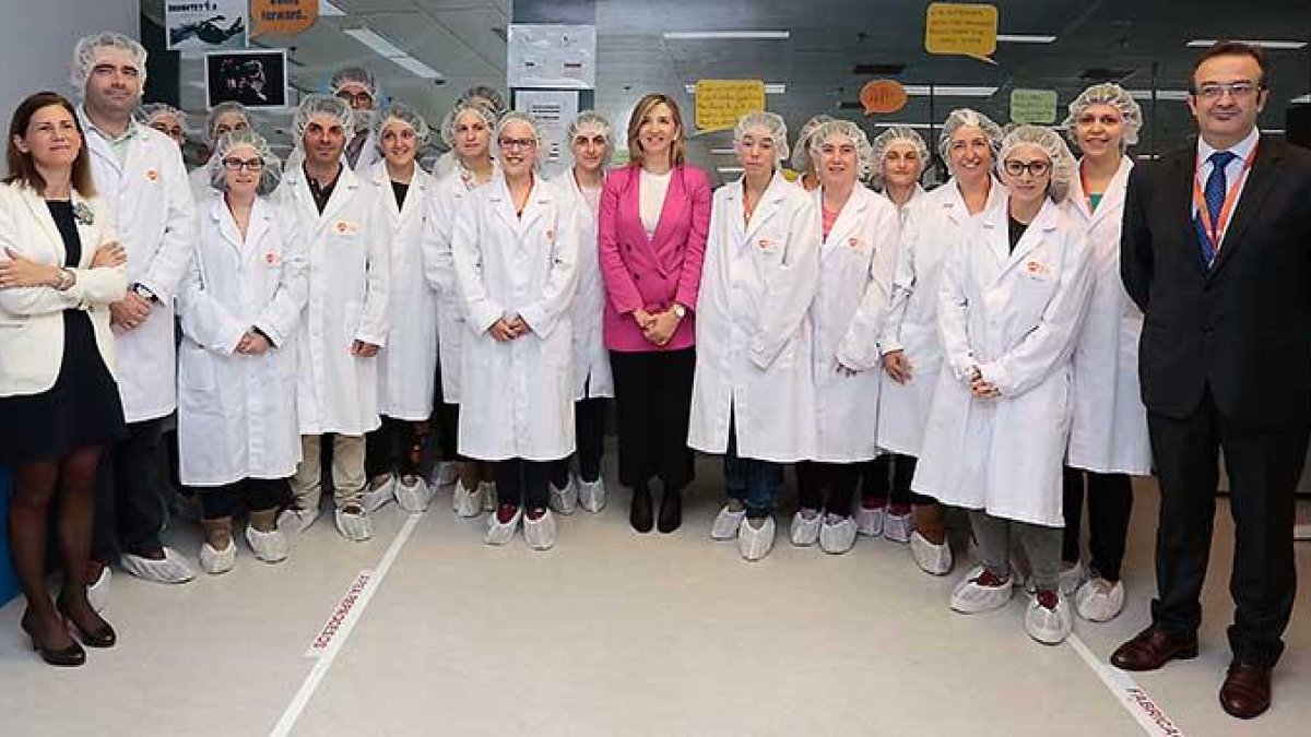 Foto de familia de las 15 mujeres que participaron en la primera edición del Certificado de Profesionalidad en Aranda de Duero.-GSK