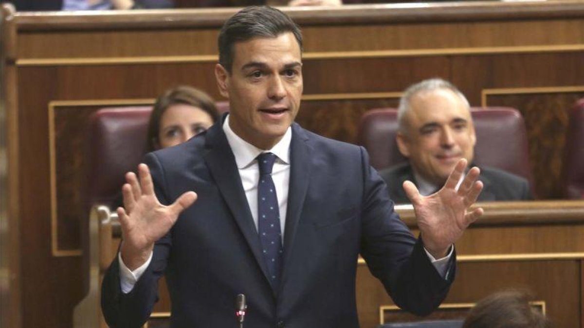 El presidente del Gobierno, Pedro Sánchez, en el Congreso.-DAVID CASTRO