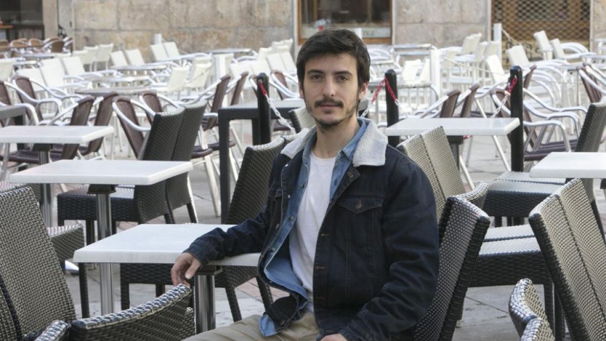 David Ruiz está ilusionado con su ópera prima, que se pone a la venta hoy (mañana en Burgos).-Raúl Ochoa