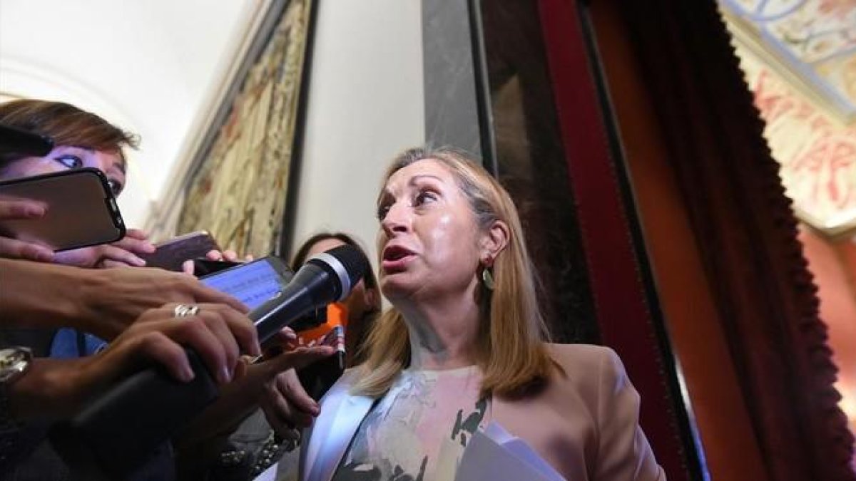Ana Pastor, vicepresidenta segunda del Congreso.-EFE / FERNANDO VILLAR
