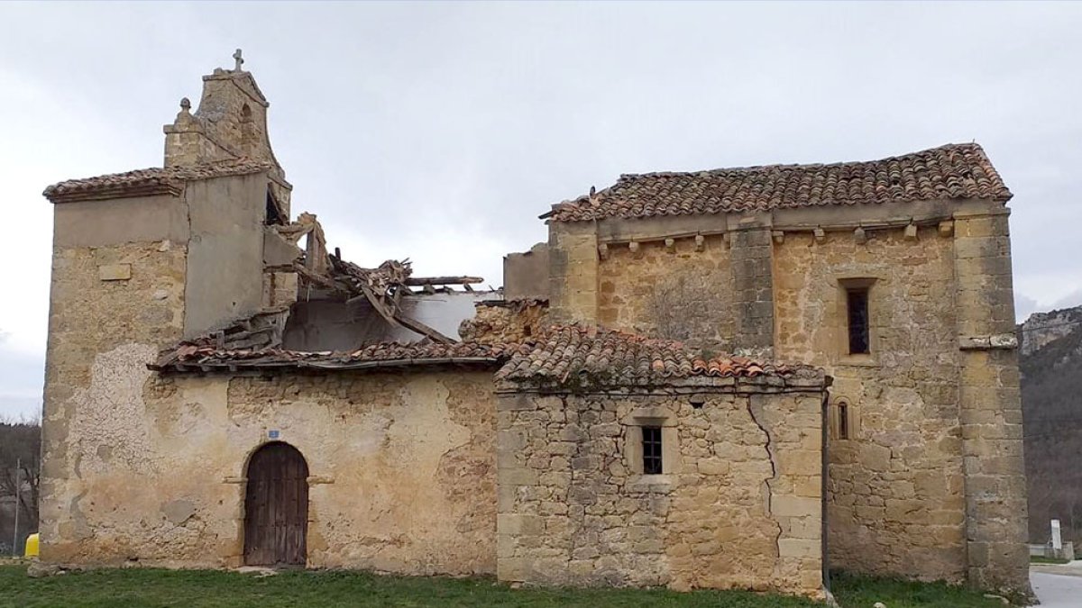 Imagen de parte de la cubierta caída. @BBureba