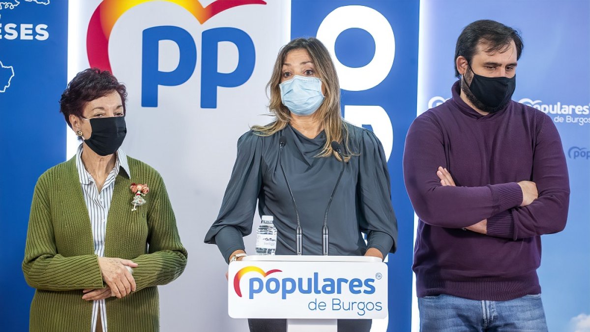 Los concejales del PP en Burgos, en la presentación del plan económico. FOTOS: SANTI OTERO