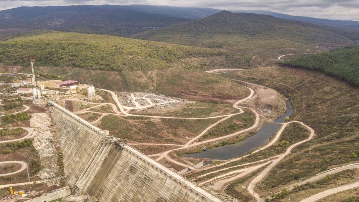 La esperada infraestructura lleva años de retraso en la conclusión de su obra.-I. L.M.