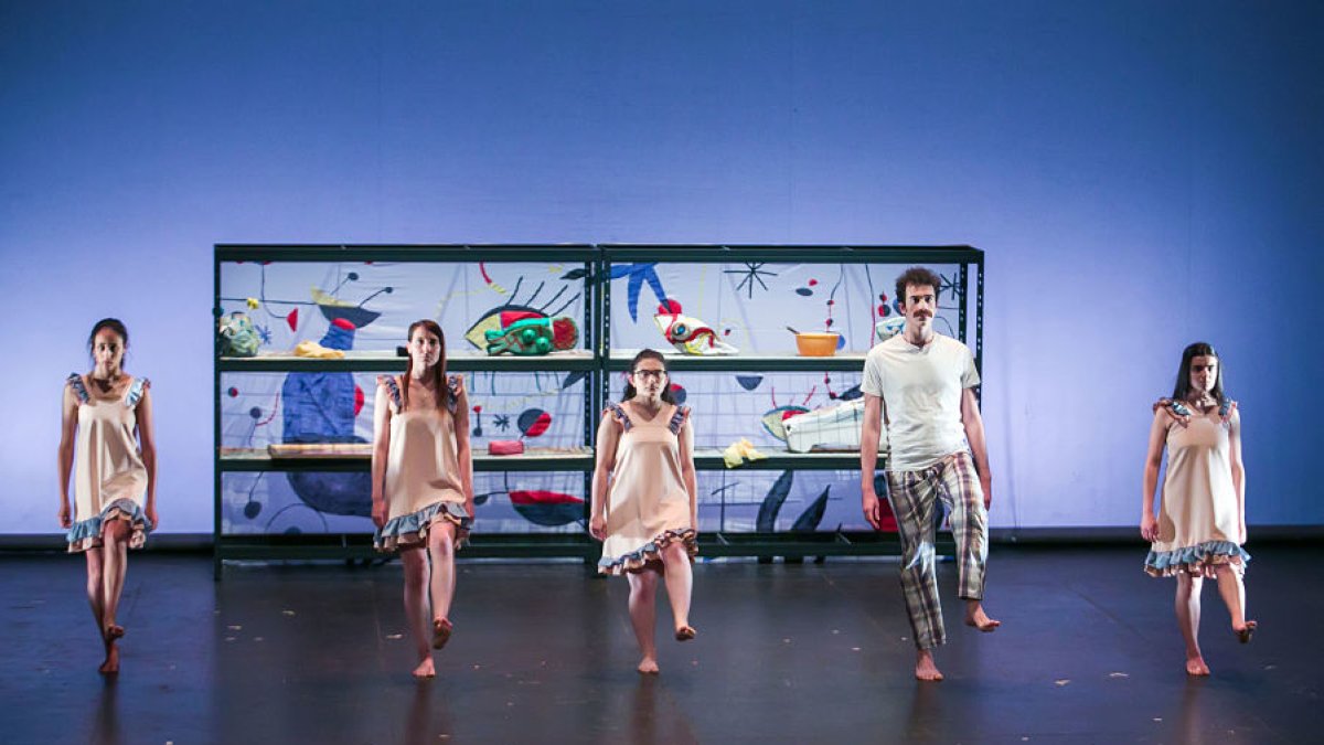 La 32 promoción de la escuela está formada por cinco alumnos, cuatro chicas y un chico. FOTOS: TOMÁS ALONSO