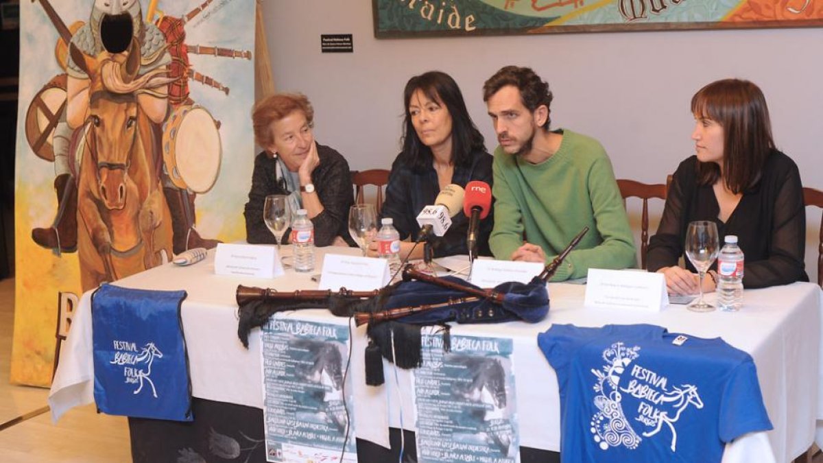 Martín, Varela, Jiménez y Rodríguez, ayer en la presentación de la cita en el Centro Galego.-ISRAEL L. MURILLO