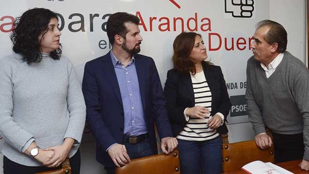 De izq. a dch.) Mar Alcalde , Luis Tudanca, Esther Peña y Luis Briones.-ICAL