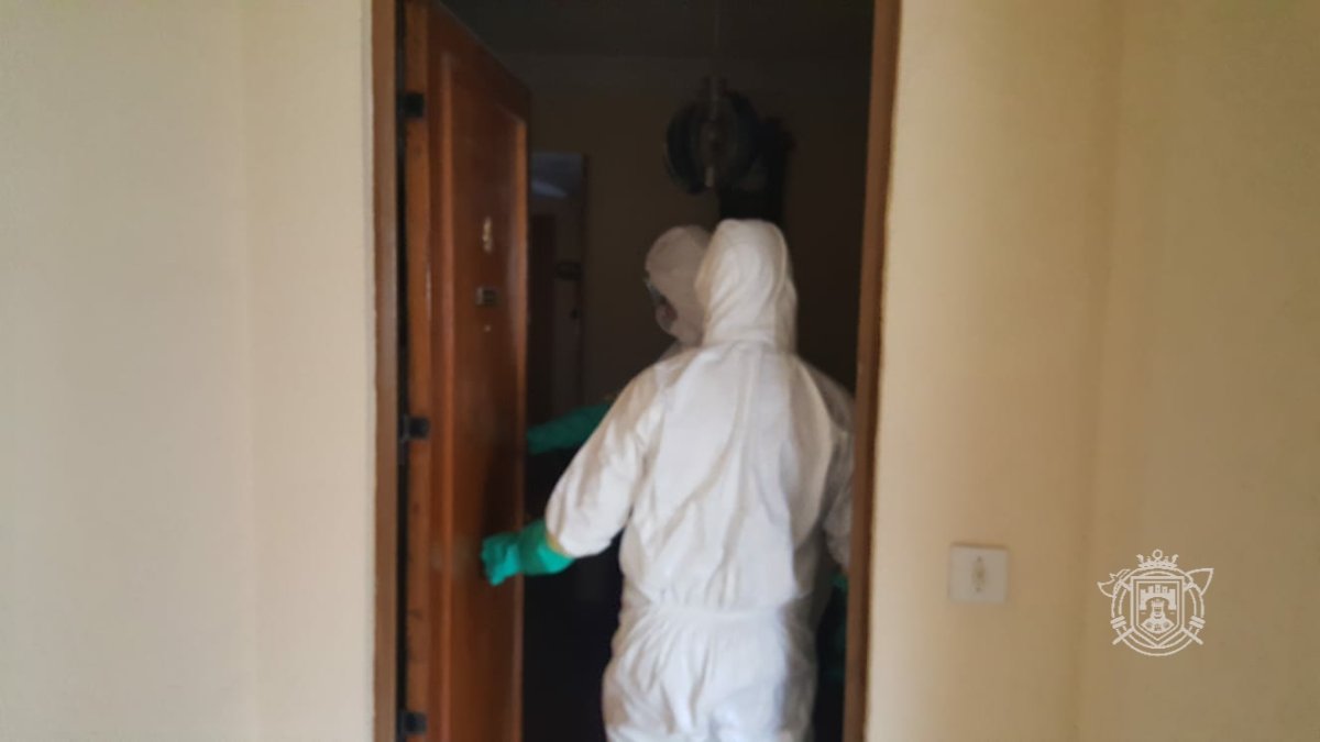 Los Bomberos acceden a una vivienda. BOMBEROS DE BURGOS
