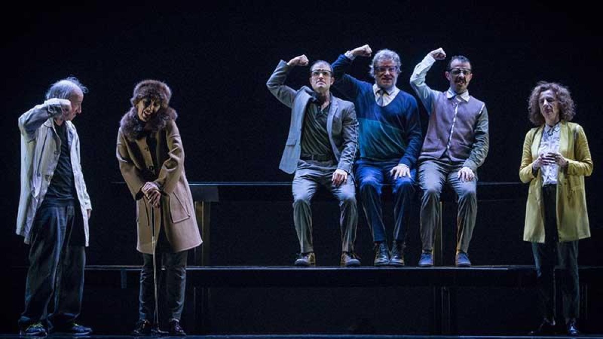 Imagen de una escena de la representación de Joglars.-ECB