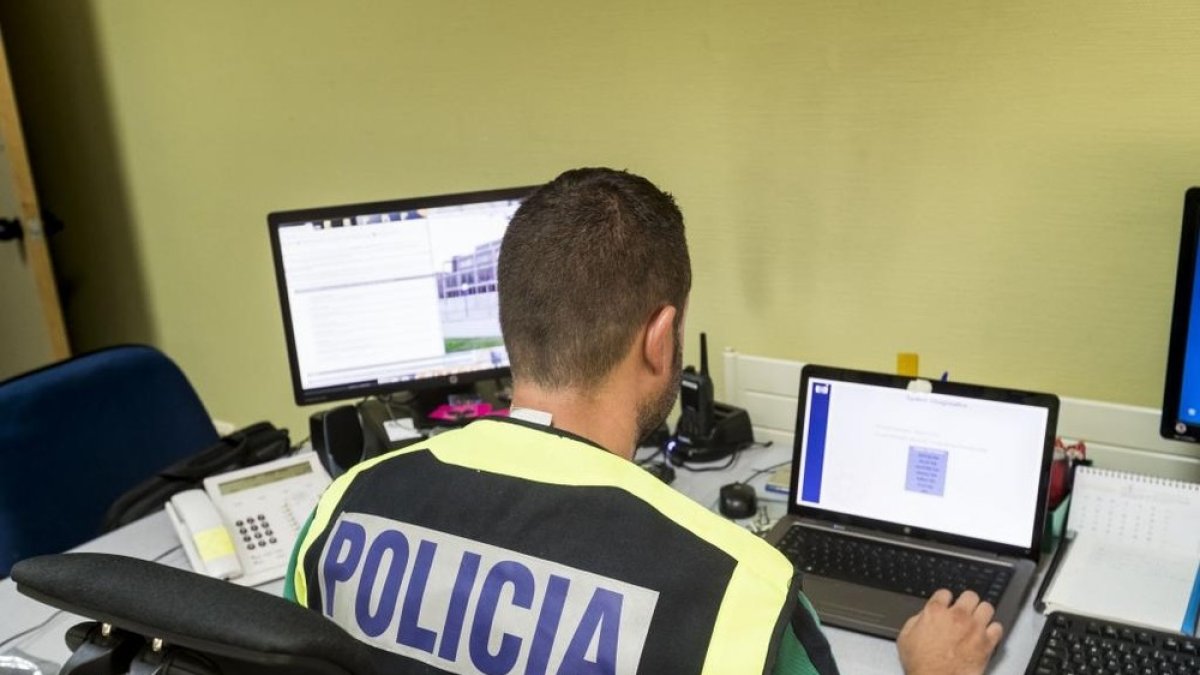 La Policía Nacional de Burgos detecta un aumento de denuncias por extorsióna usuarios de webs de prostitución. POLICÍA NACIONAL