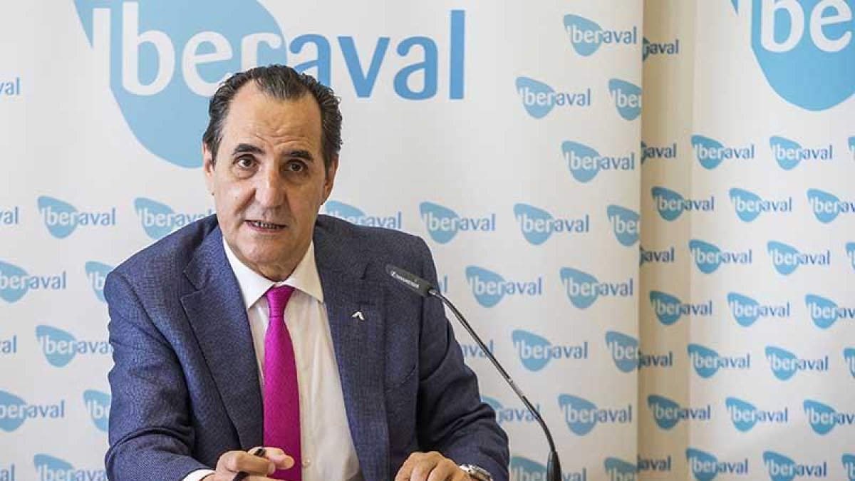 El presidente de la entidad, José Rolando Álvarez, durante su comparecencia de ayer en Burgos.-SANTI OTERO