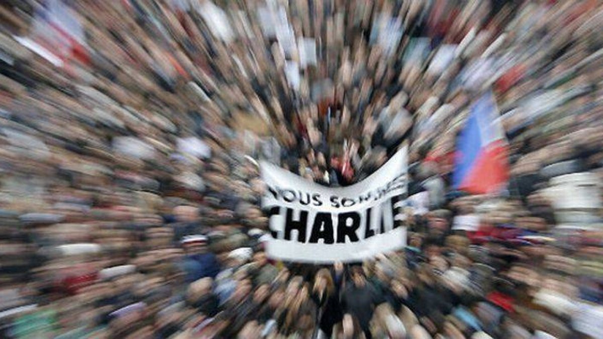 Vista aérea de la gran manifestación que este domingo recorrió el centro de París, tras el ataque a la revista satífica 'Charlie Hebdo'.-Foto: REUTERS / ERIC GAILLARD