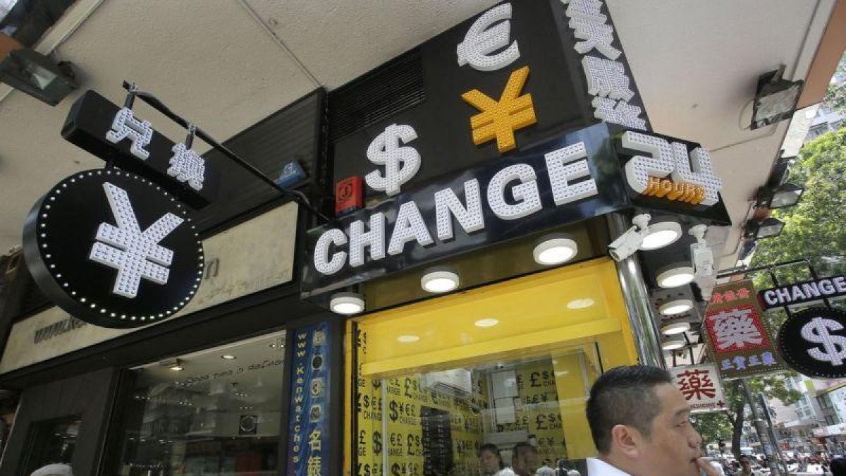 La compañía estafada había transferido bajo engaño 11 millones de euros (unos 12,5 millones de dólares) a varias cuentas bancarias en Hong Kong durante los meses de junio y julio.-AP