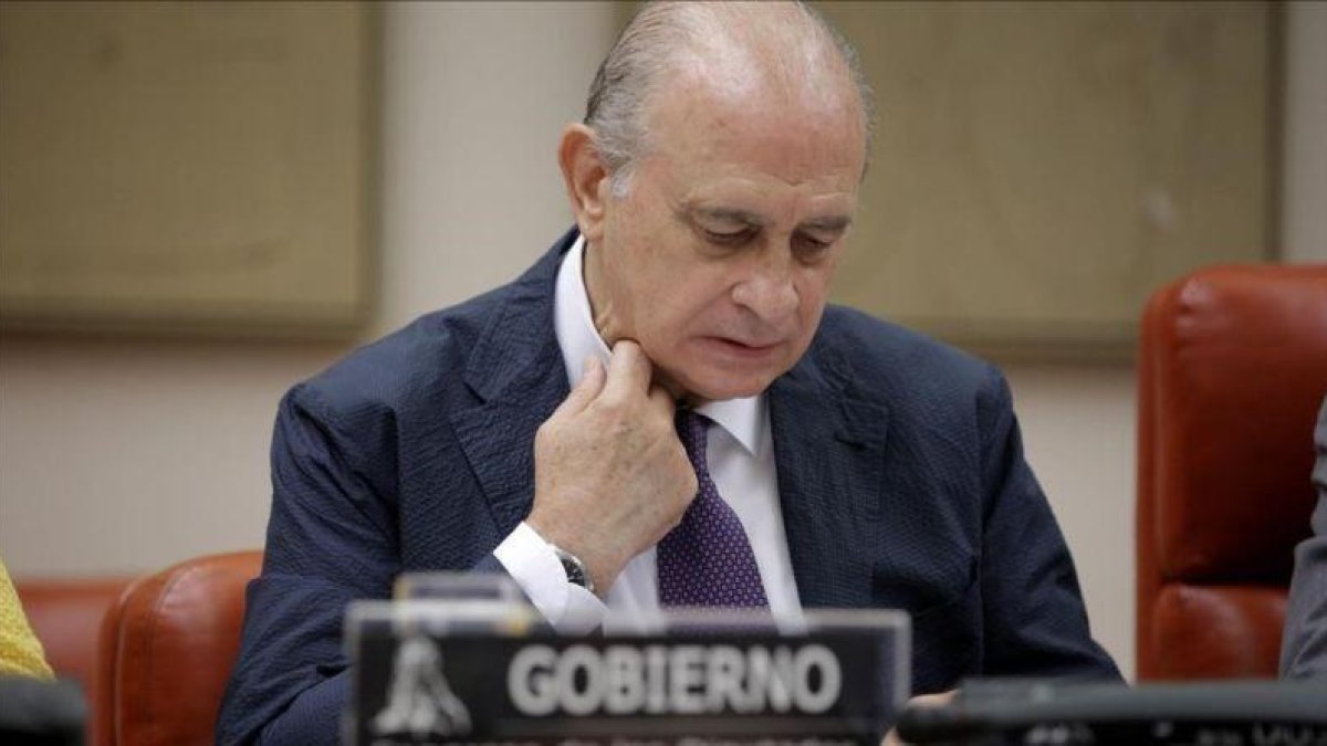 Jorge Fernández Díaz, durante una intervención en el Congreso de los Diputados.-JOSÉ LUIS ROCA