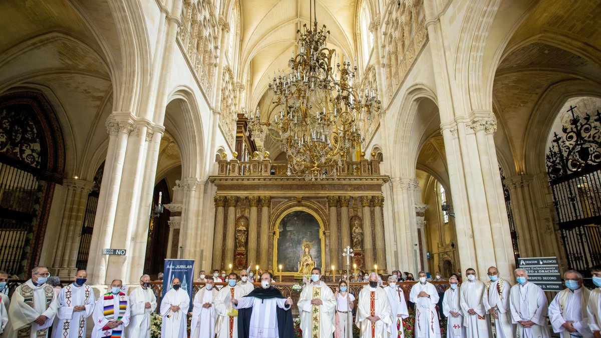 La Catedral acogió la ceremonia de jubileo de los misioneros. SANTI OTERO