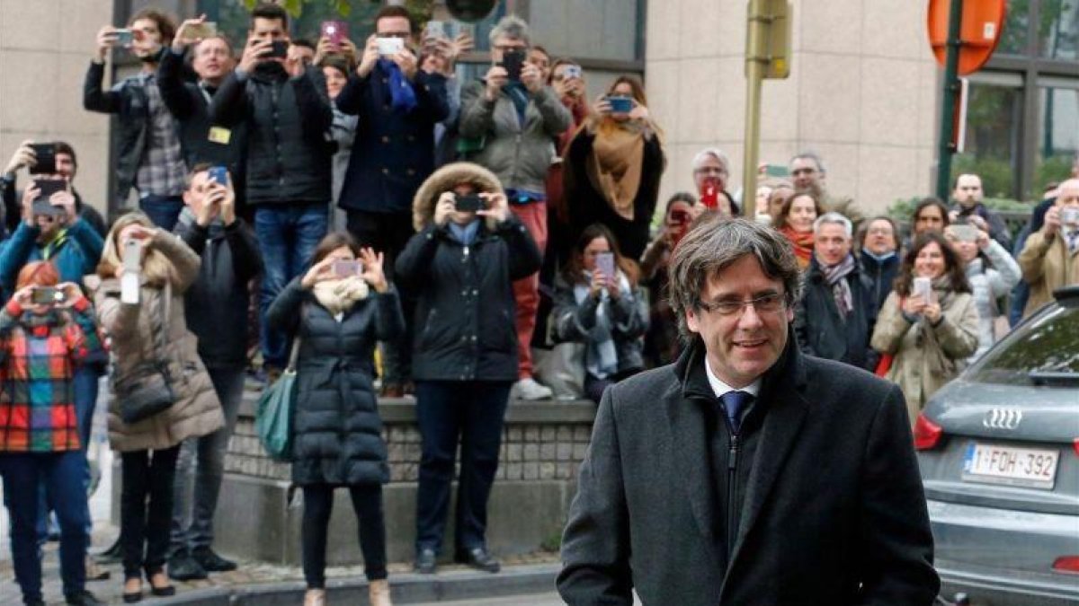 Carles Puigdemont, el pasado 31 de octubre, antes de participar en una rueda de prensa que levantó una gran expectación en Bruselas.-NICOLAS MAETERLINCK (APF)