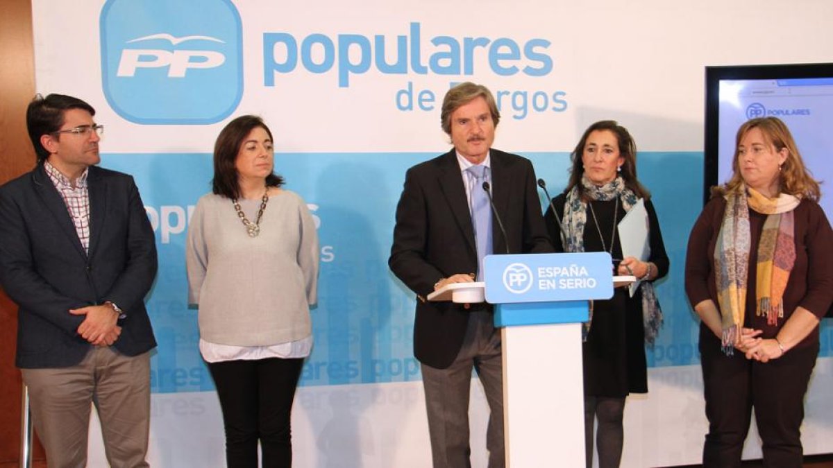 Daniel Herrero, Sandra Moneo, Jaime Mateu, Begoña Contreras y Cristina Ayala durante la presentación.-ECB