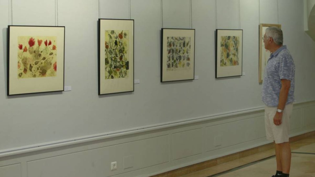 La muestra con la obra gráfica de Carmen García permanecerá en Burgos hasta el domingo.-Raúl Ochoa