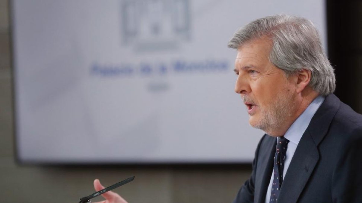 El portavoz del Gobierno y ministro de Educación Cultura y Deporte Íñigo Méndez de Vigo durante la rueda de prensa.-EFE