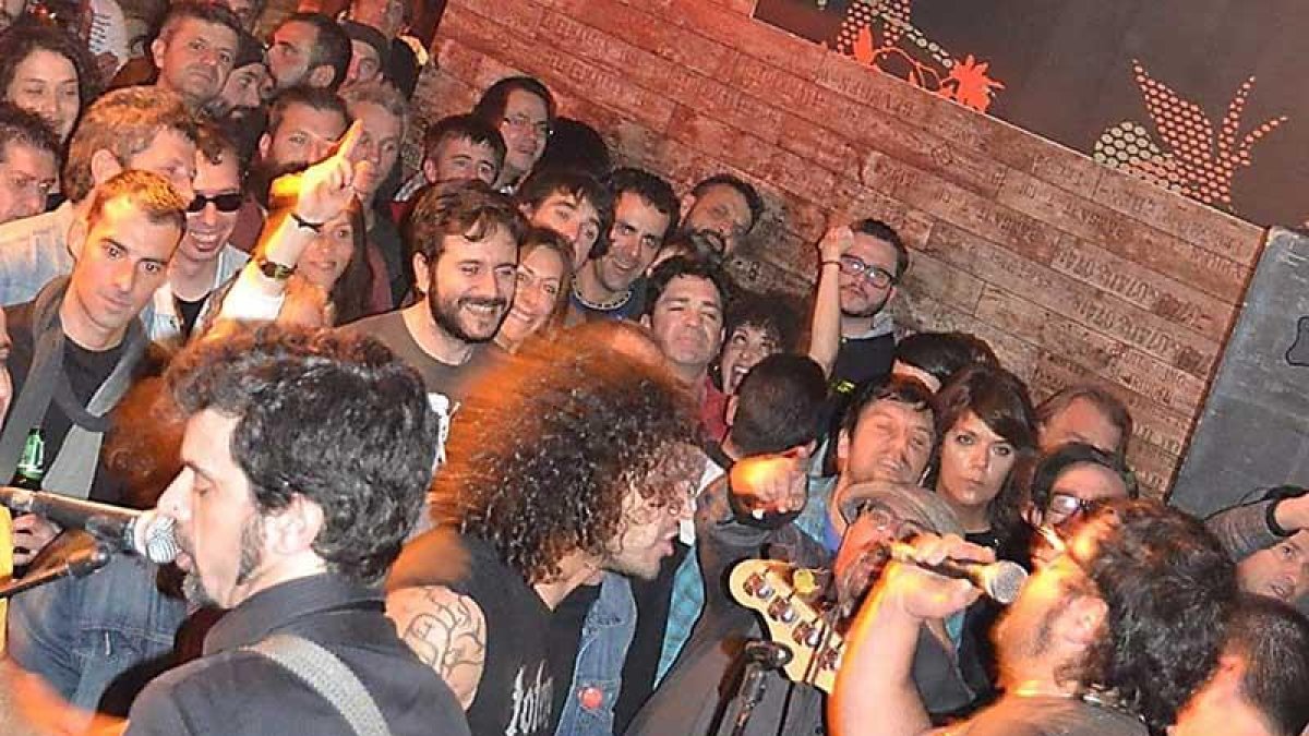 La música en directo contará a partir de ahora con un calendario estable en el local.-NEW LA MIEL