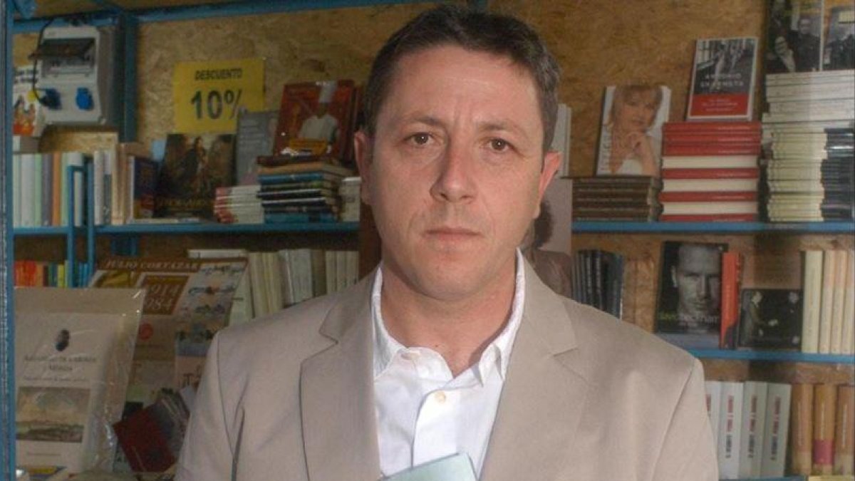 Alonso Guerrero, el ex de Letizia, en una imagen del 2006, en la Feria del Libro de Mérida.-ENFOQUE