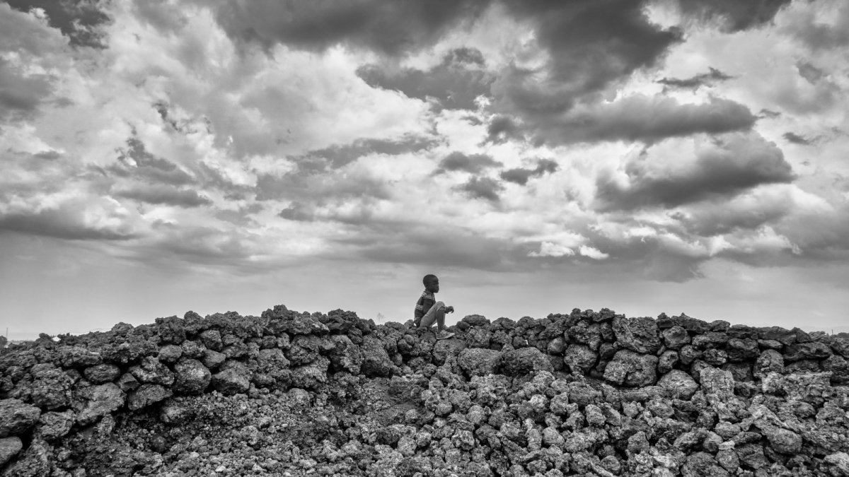 Restos de la última erupción del volcán Nyiragongo que amenazó los proyectos de misioneros burgaleses en el Congo. EDUARDO MARGARETO