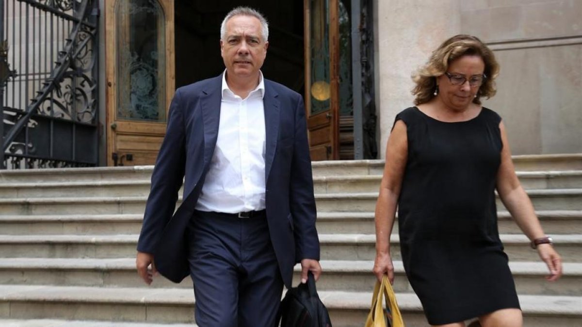 ere Navarro a la salida de la Audiencia de Barcelona.-RICARD CUGAT