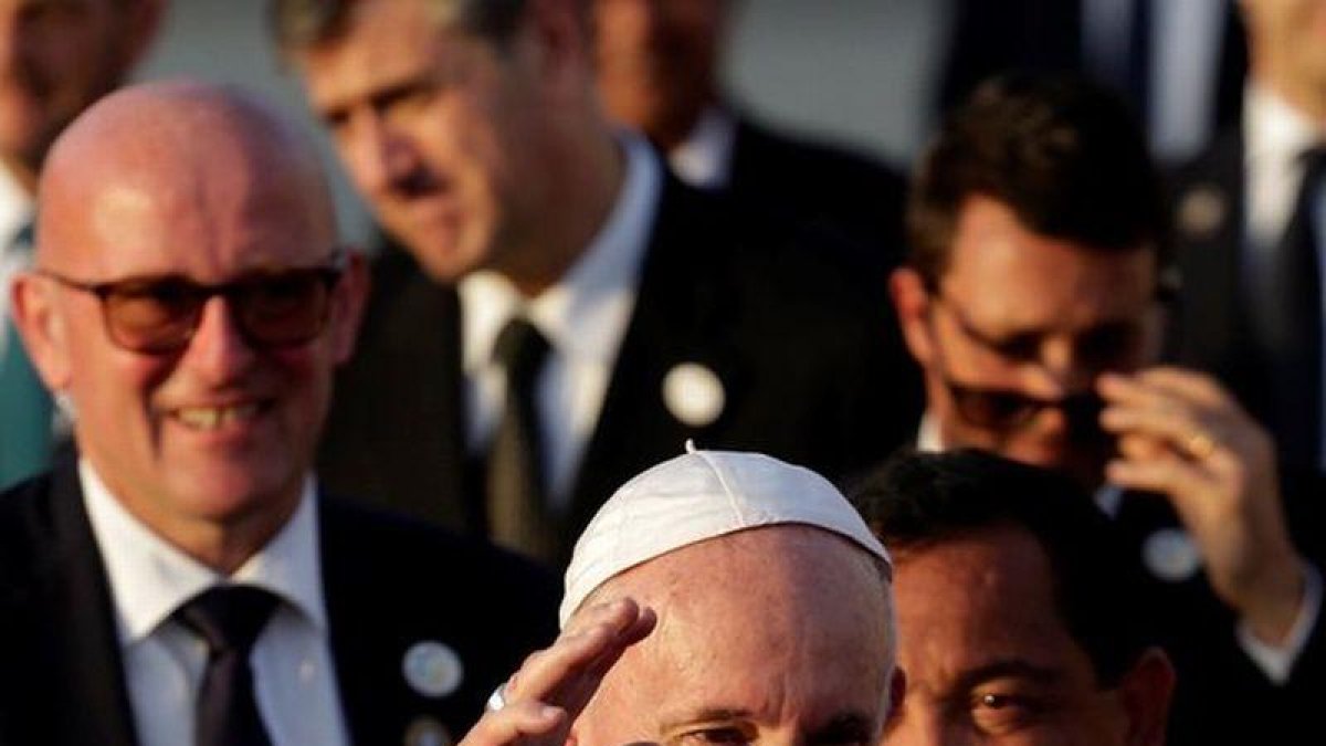 El papa Francisco se despide tras su participacion en la Jornada Mundial de la Juventud 2019-EFE