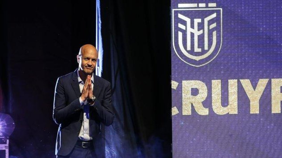 El flamante director técnico, cuyo nombre se barajaba desde hace algunas semanas, debutará al frente de la absoluta ecuatoriana el 26 de marzo.-EFE