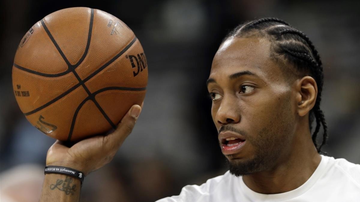 El hasta este verano jugador de San Antonio Kawhi Leonard.-ERIC GAY