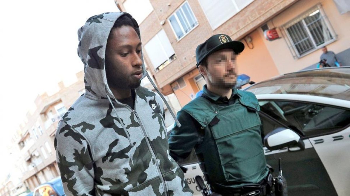 Semedo, en el momento de ingresar en el juzgado de Llíria.-/ MANUEL BRUQUE (EFE)