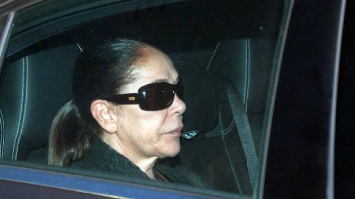 Isabel Pantoja ingresando en prisión.-Foto: EUROPAPRESS