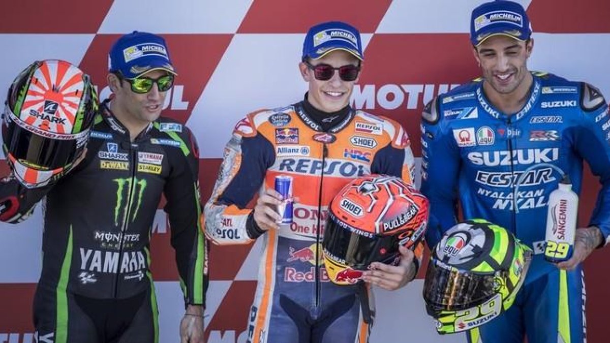 Johann Zarco, Marc Márquez y Andrea Iannone, primera fila de mañana en el GP de Valencia.-MIGUEL LORENZO