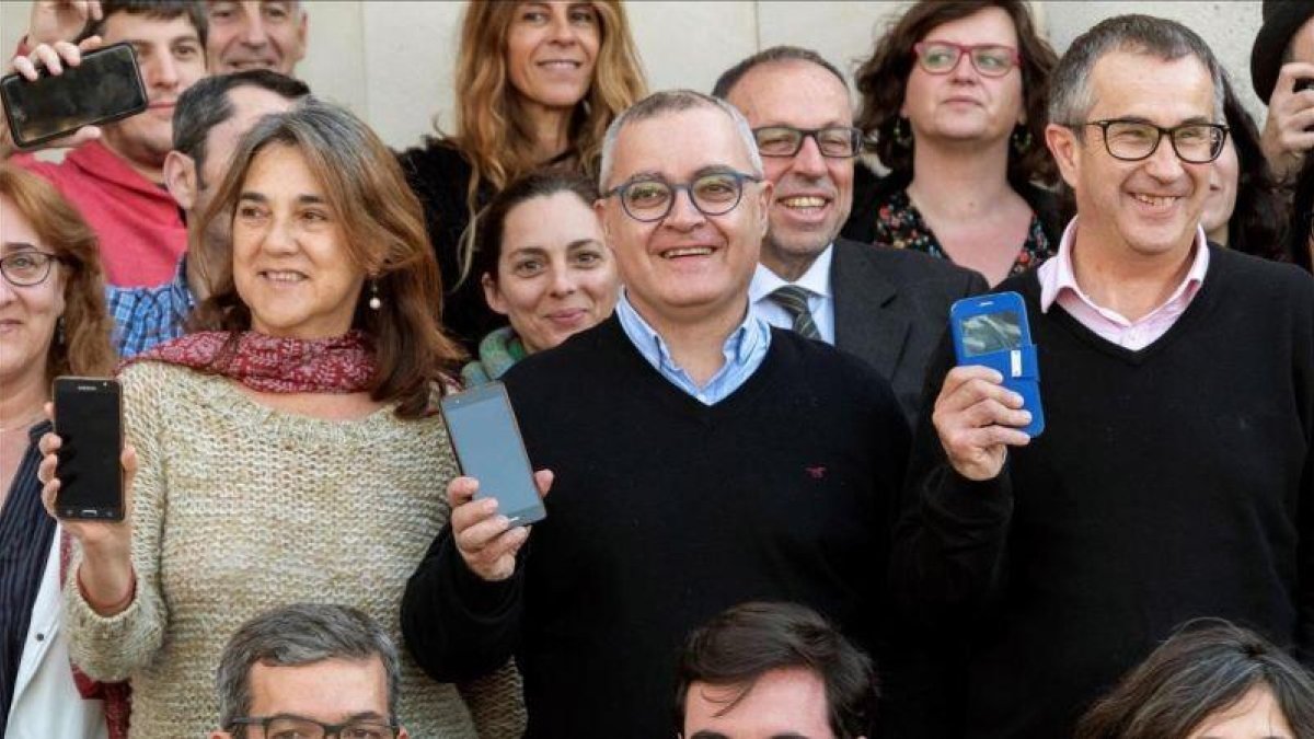 Periodistas de Diario de Mallorca protestan ante la sede del rotativo en Palma-EL PERIÓDICO