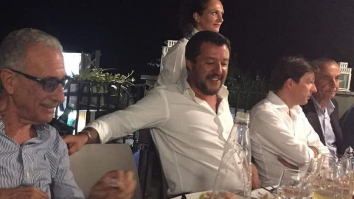 Salvini, en la fiesta-TWITTER