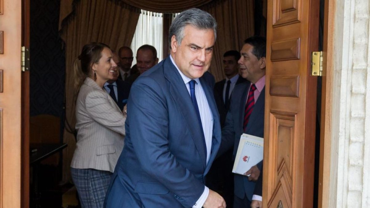Fotografia de archivo fechada el 14 de noviembre de 2017 que muestra al embajador de Espana en Venezuela Jesus Silva durante una reunion del cuerpo diplomatico europeo en Venezuela-MIGUEL GUITERREZ (EFE)