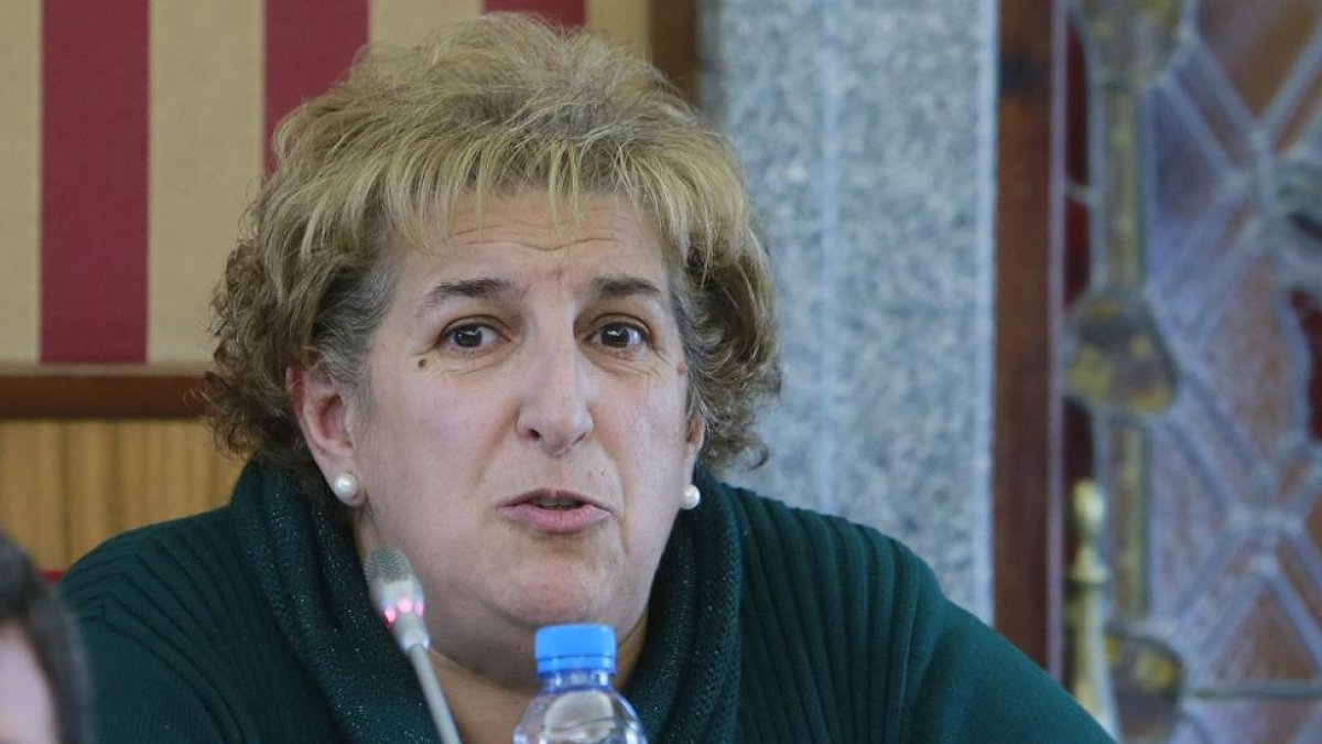 Ana Lopidana durante una sesión plenaria en el Ayuntamiento de Burgos.-R. OCHOA
