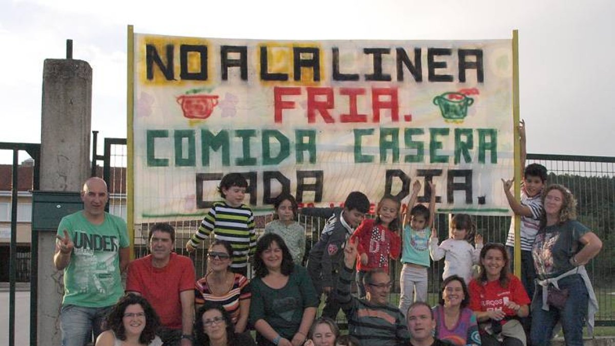 Los padres celebraron una comida popular «y casera» en el colegio-ECB