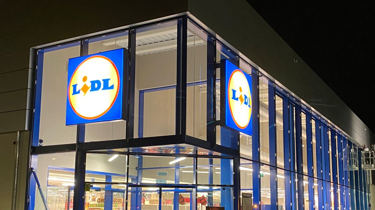 Lidl Aranda cerró el 4 de septiembre y abrirá mañana. L.V.L.