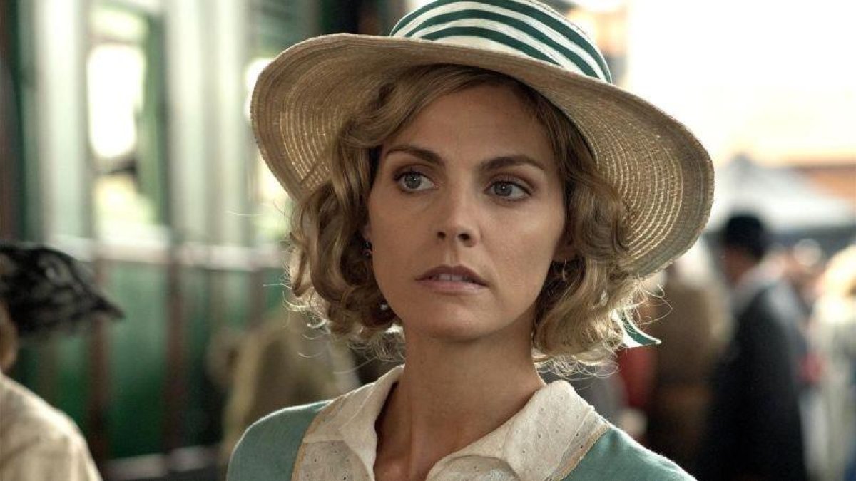 La actriz Amaia Salamanca, en la serie de Antena 3 Tiempos de guerra.-ENRIQUE BAR UBACH
